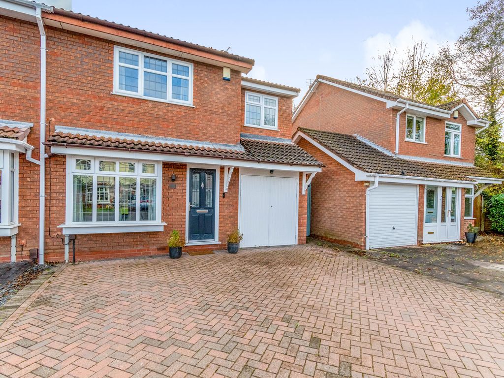 4 bed semidetached house for sale in Titchfield Close, Wolverhampton