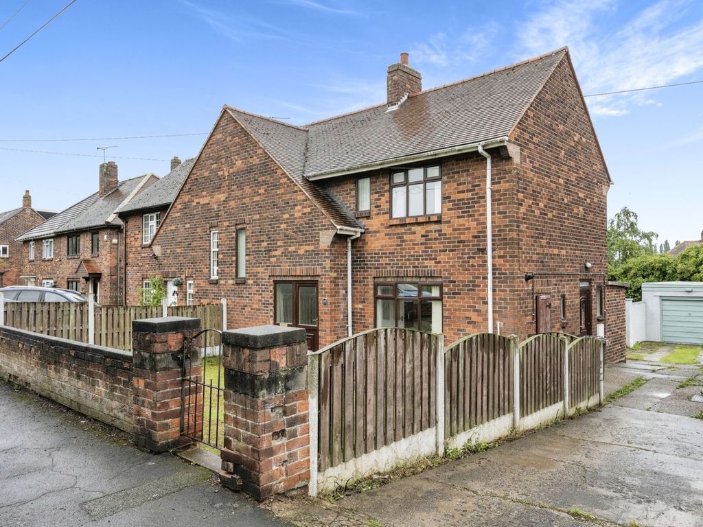 3 bed semidetached house for sale in Lodge Road, Carcroft, Doncaster