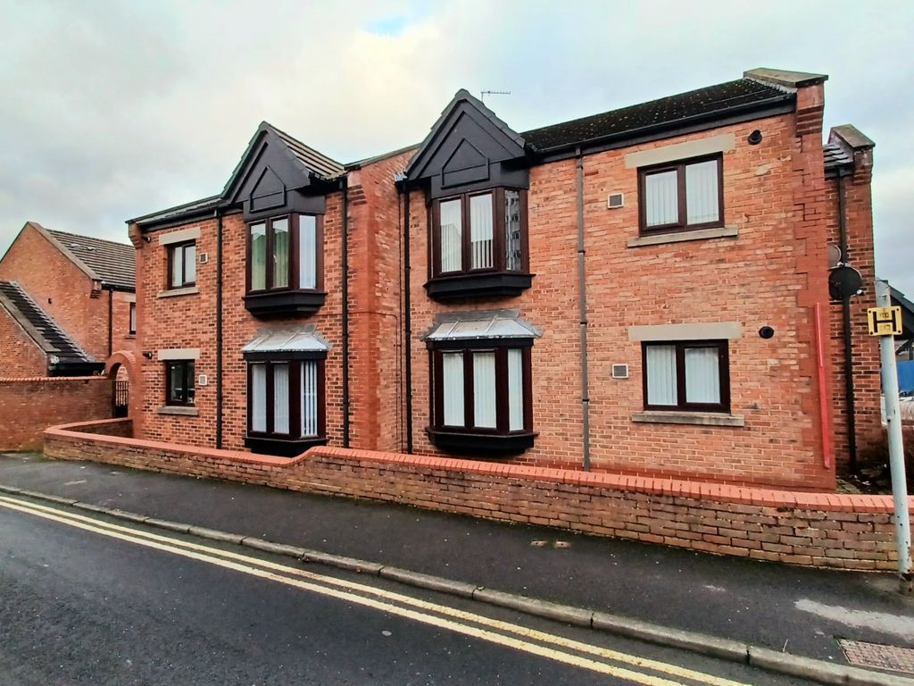 2 bed terraced house for sale in Clayton Court, Auckland, County