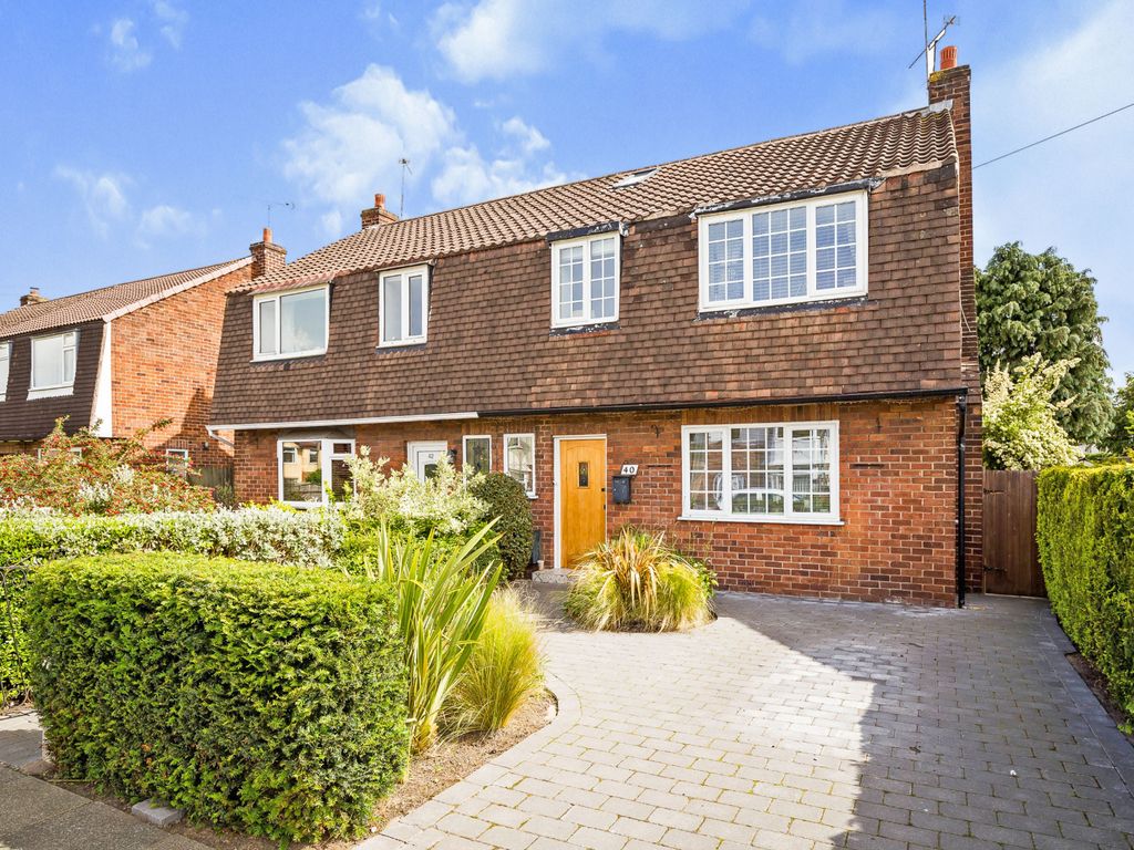 4 bed semidetached house for sale in Dicksons Drive, Newton, Chester