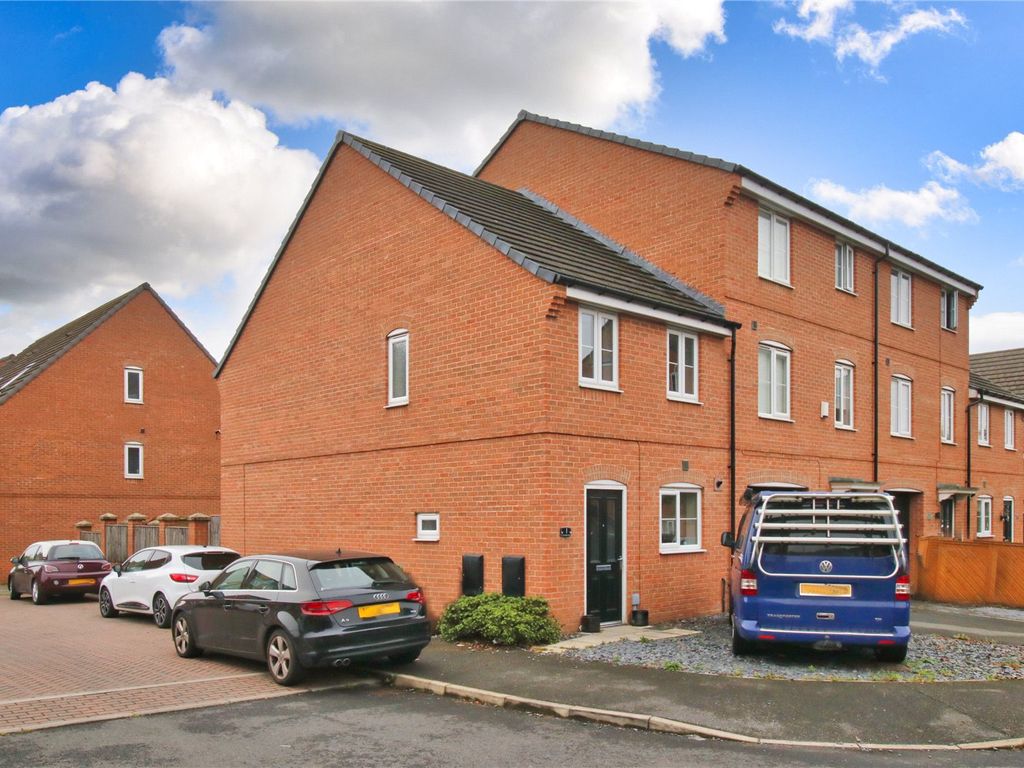 3 bed end terrace house for sale in Tunnicliffe Way, Thornbury