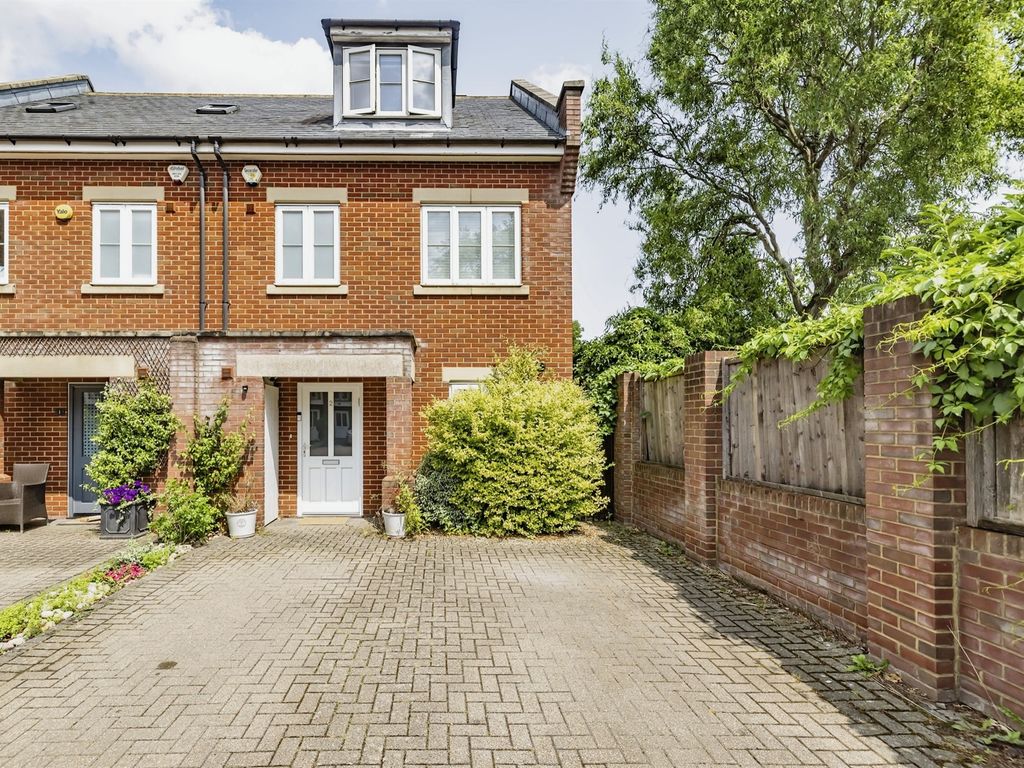 4 bed town house for sale in Blenheim Mews, Shenley, Radlett WD7 Zoopla