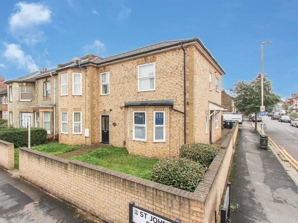 1 bed flat to rent in St. Johns Road, Watford, Hertfordshire WD17, £