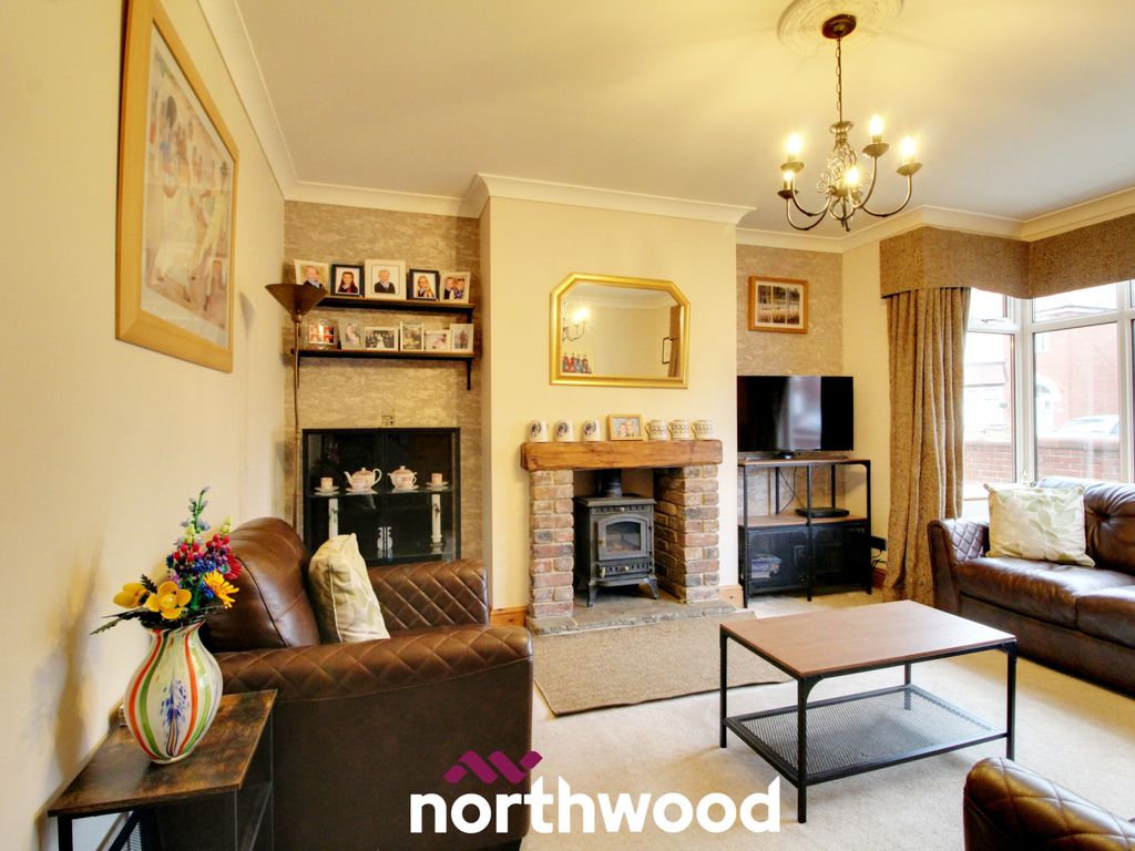 3 bed semidetached house for sale in Welbeck Road,