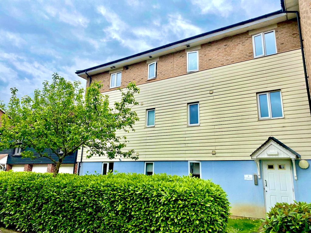 2 bed flat to rent in Bahram Road, Costessey, Norwich NR8, £950 pcm Zoopla