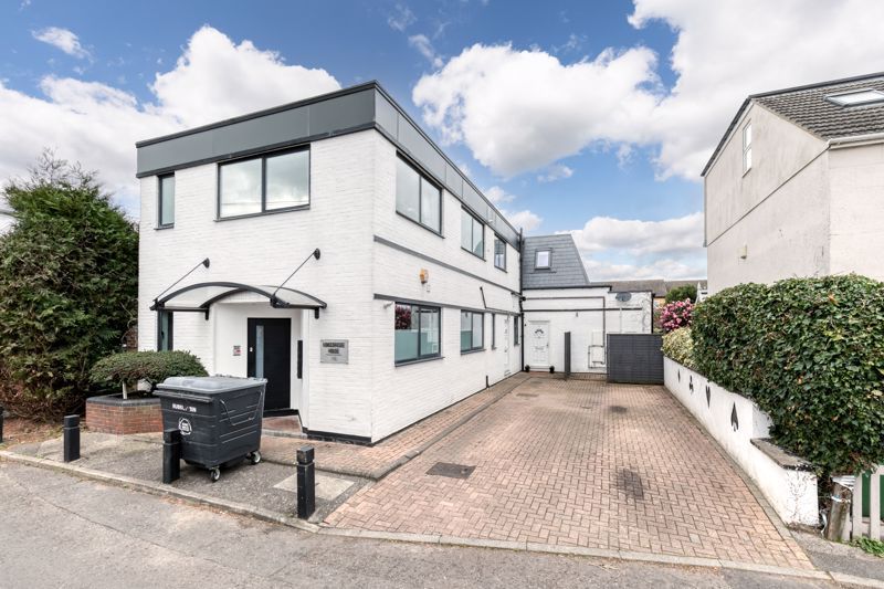 1 bed flat to rent in Kingsbridge Road, WaltonOnThames KT12 Zoopla