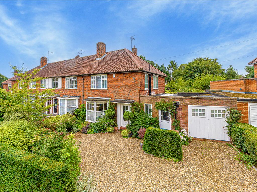 3 bed semidetached house for sale in Cole Green Lane, Welwyn Garden