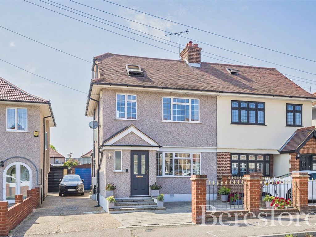 4 bed semidetached house for sale in Highfield Road, Collier Row RM5