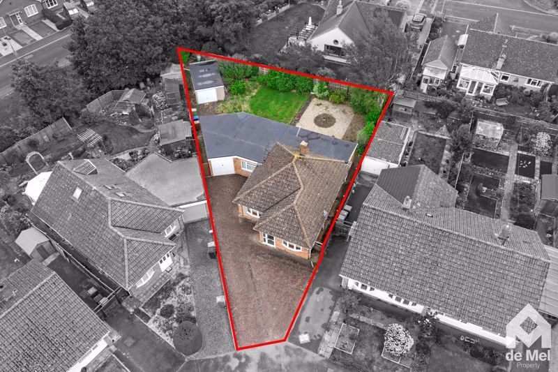4 bed bungalow for sale in Wellbrook Road, Cleeve, Cheltenham GL52 Zoopla