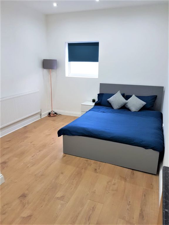 Studio to rent in Ilford Lane, Ilford IG1, £900 pcm Zoopla