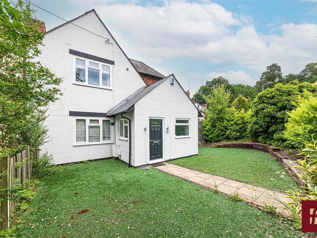 3 bed semidetached house for sale in School Hill, Crowthorne RG45, £