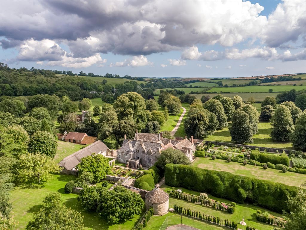 9 bed detached house for sale in Bingham, Dorchester DT2., £