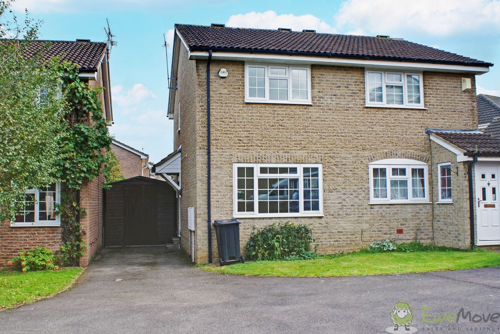 2 bed semidetached house to rent in Saturn Close, Abbeymead