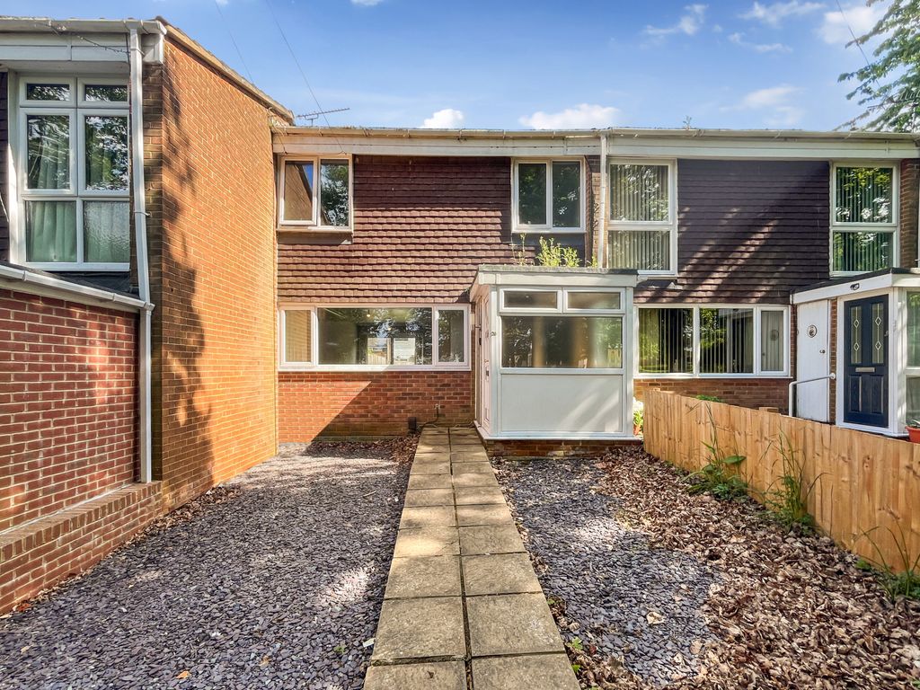 3 bed end terrace house for sale in Peverel Green, Parkwood, Rainham