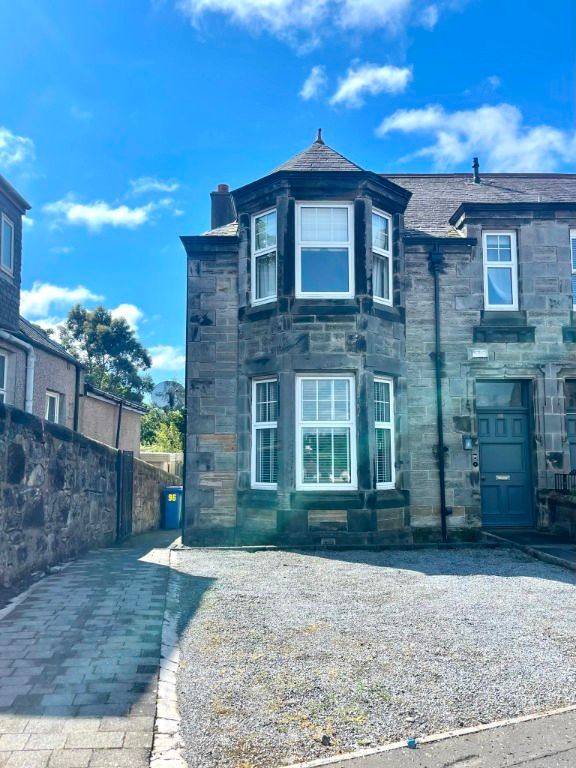 3 bed semidetached house to rent in Victoria Terrace, Dunfermline