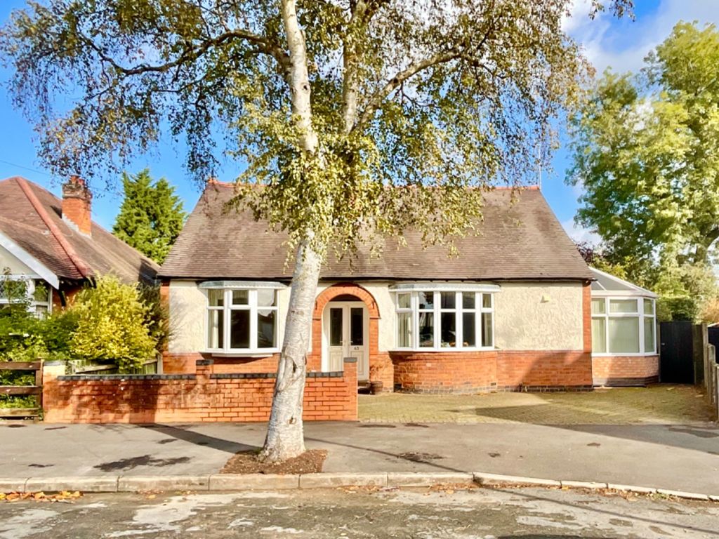2 bed detached bungalow for sale in Lawrence Road, Rugby CV21, £300,000