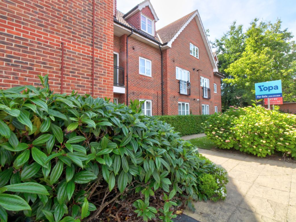 3 bed flat for sale in Hawthorn Road, Bognor Regis PO21, £230,000 Zoopla