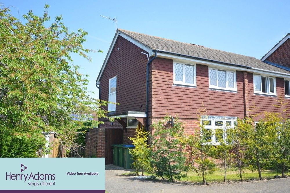 3 bed end terrace house to rent in 16 Wicks Road, Billingshurst, West Sussex RH14, £1,375 pcm