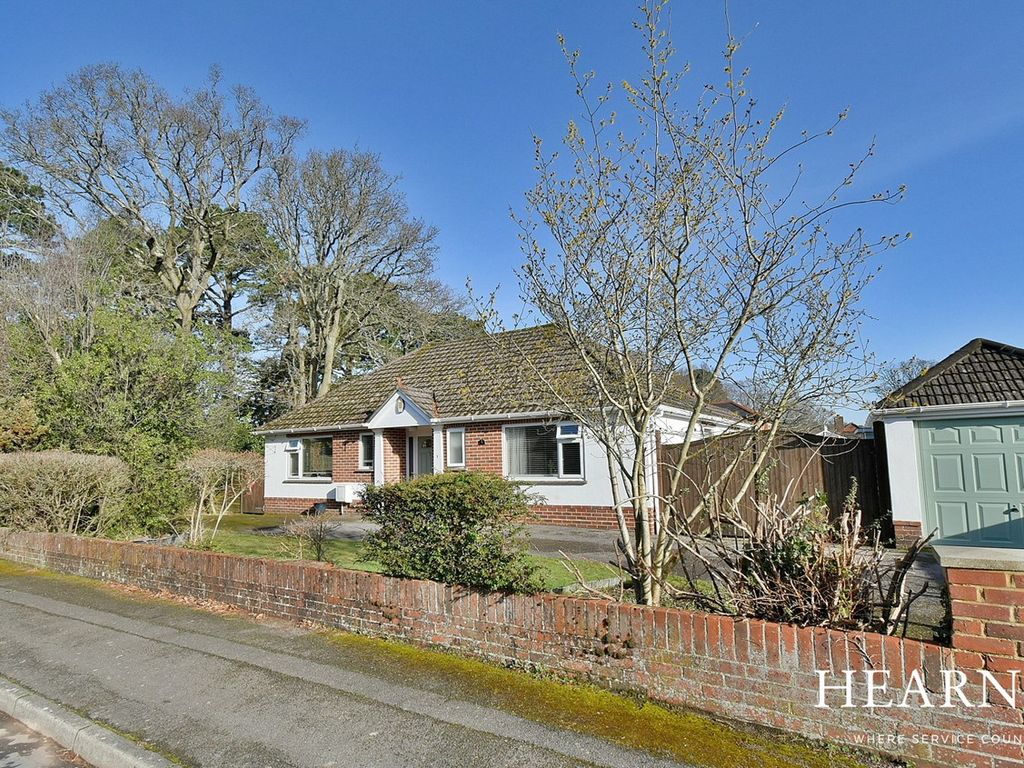 3 bed detached bungalow for sale in Apple Tree Grove, Ferndown BH22, £