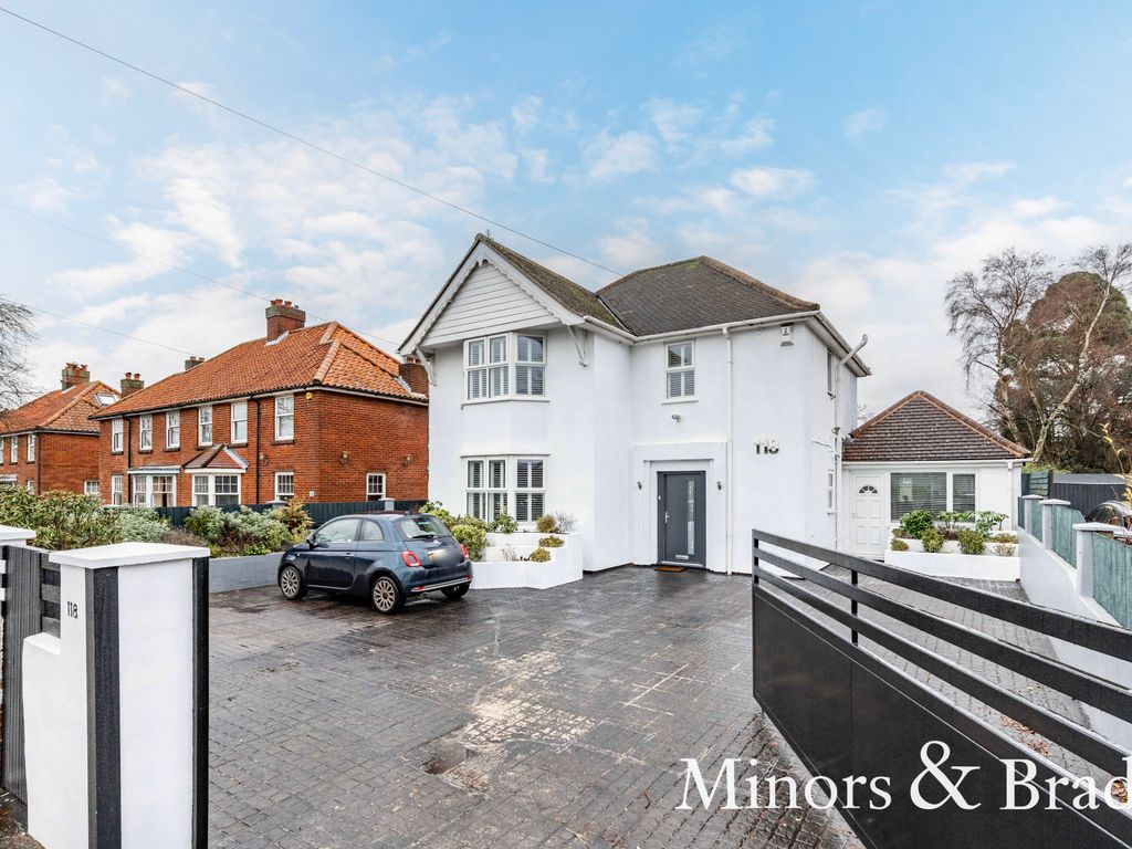 4 bed detached house for sale in Cromer Road, Hellesdon, Norwich NR6