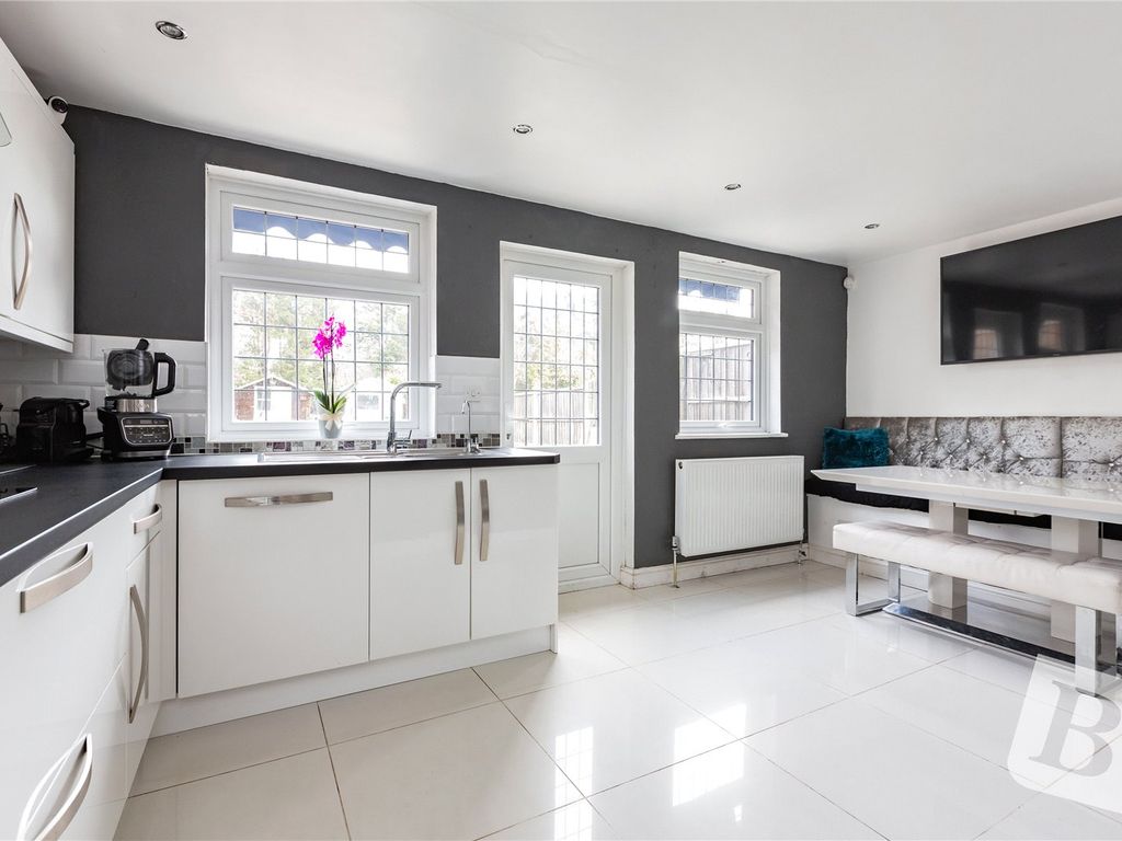 4 bed terraced house for sale in Mount Pleasant Road, Collier Row RM5