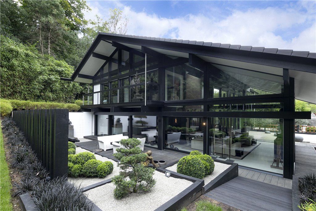 Ullswater Close, Kingston Hill SW15  