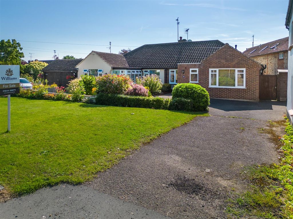 3 bed semidetached bungalow for sale in Dollicott, Haddenham