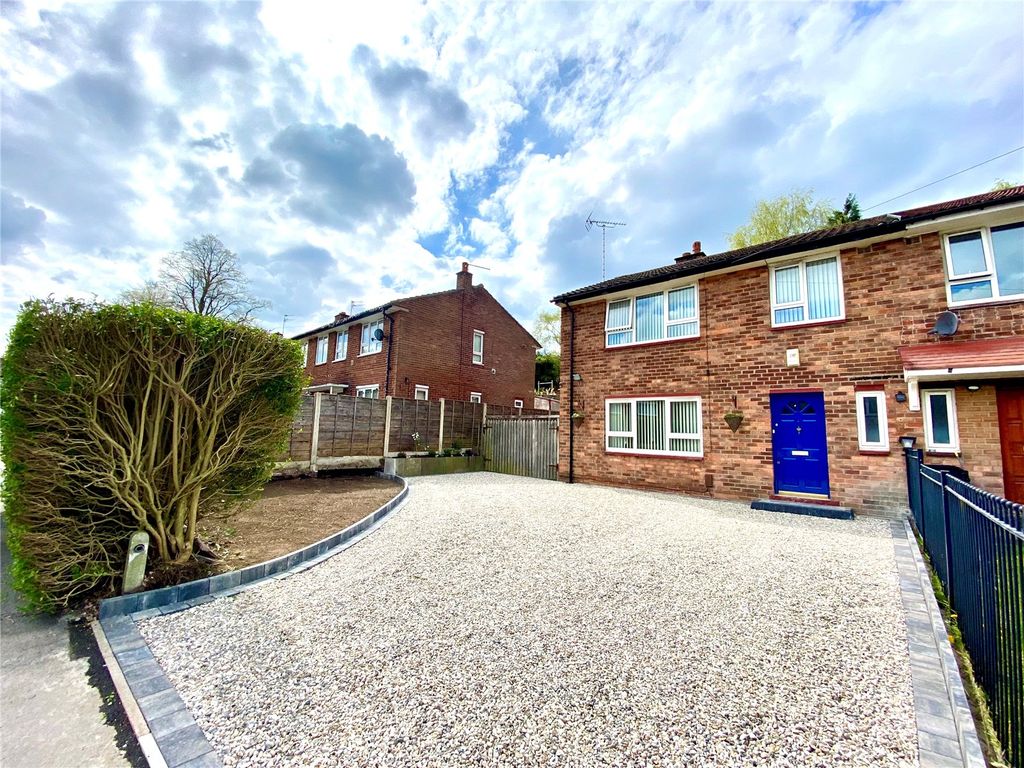 3 bed end terrace house for sale in Farndon Avenue, Hazel Grove