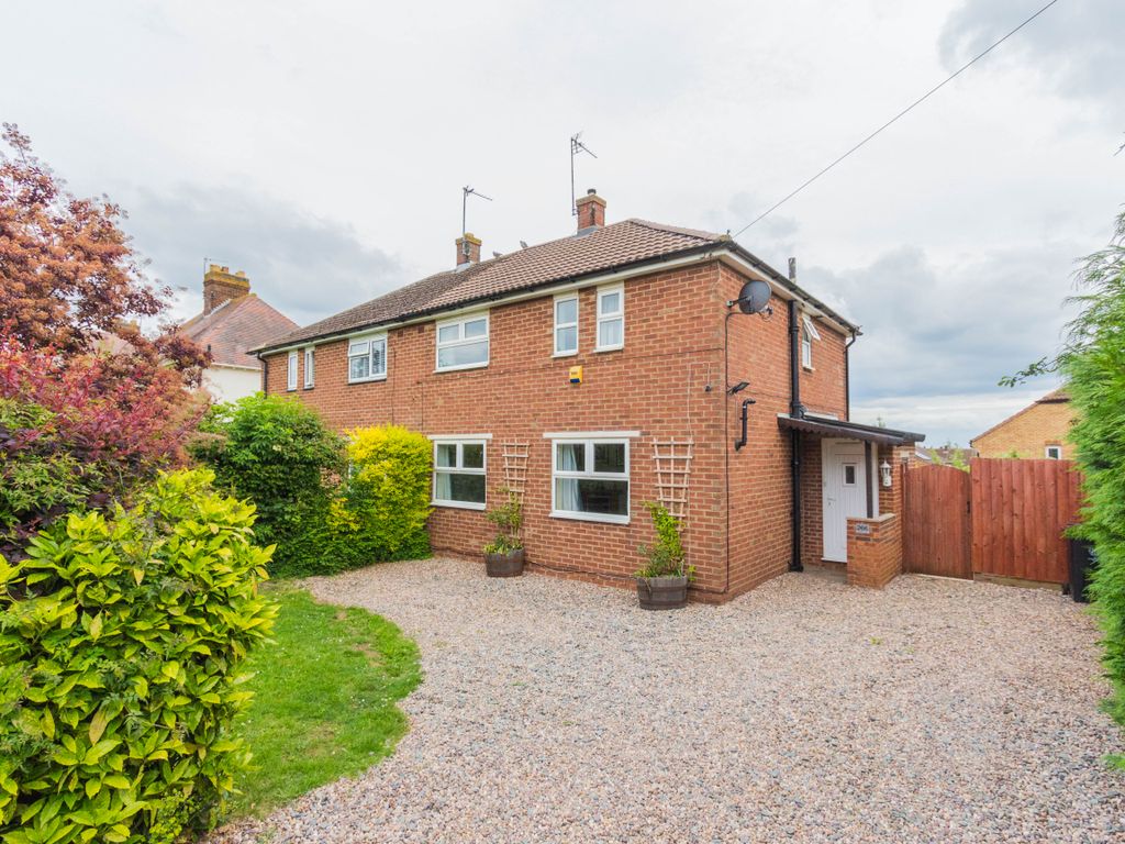 3 bed semidetached house for sale in Frontier Centre, Addington Road