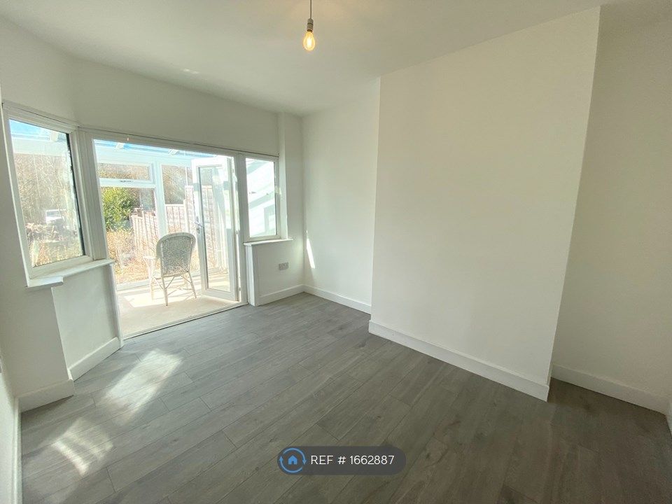 3 bed semidetached house to rent in Old Walsall Road, Birmingham B42