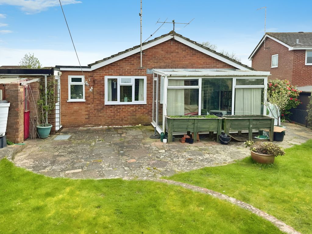 3 bed detached bungalow for sale in Downsview Drive, Wivelsfield Green