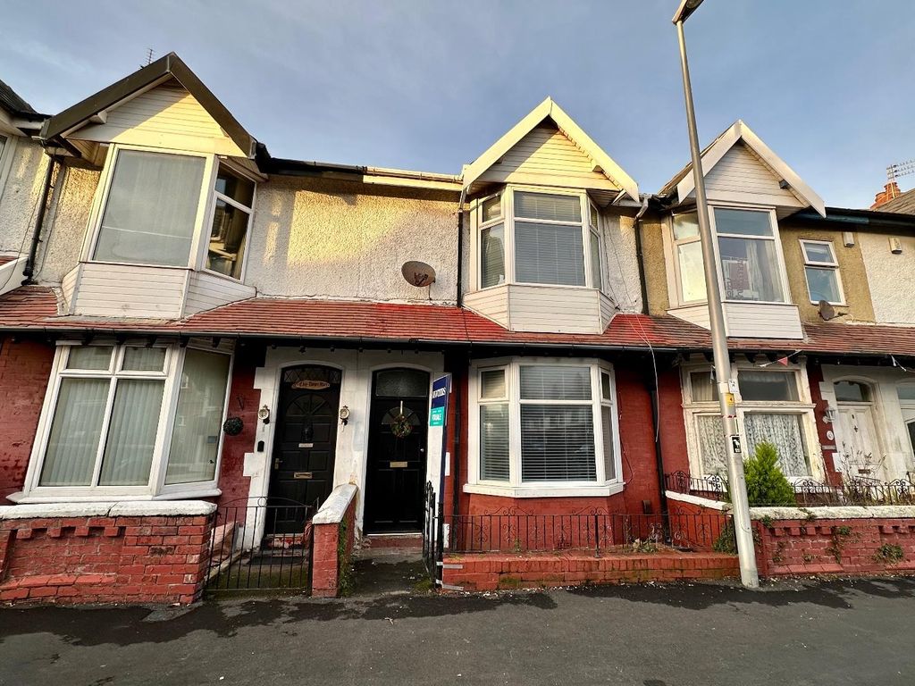 3 bed terraced house for sale in Newcastle Avenue, Blackpool FY3, £