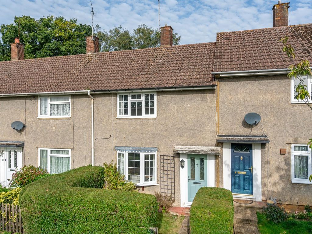2 bed terraced house for sale in Rowcroft, Chaulden, Hemel Hempstead