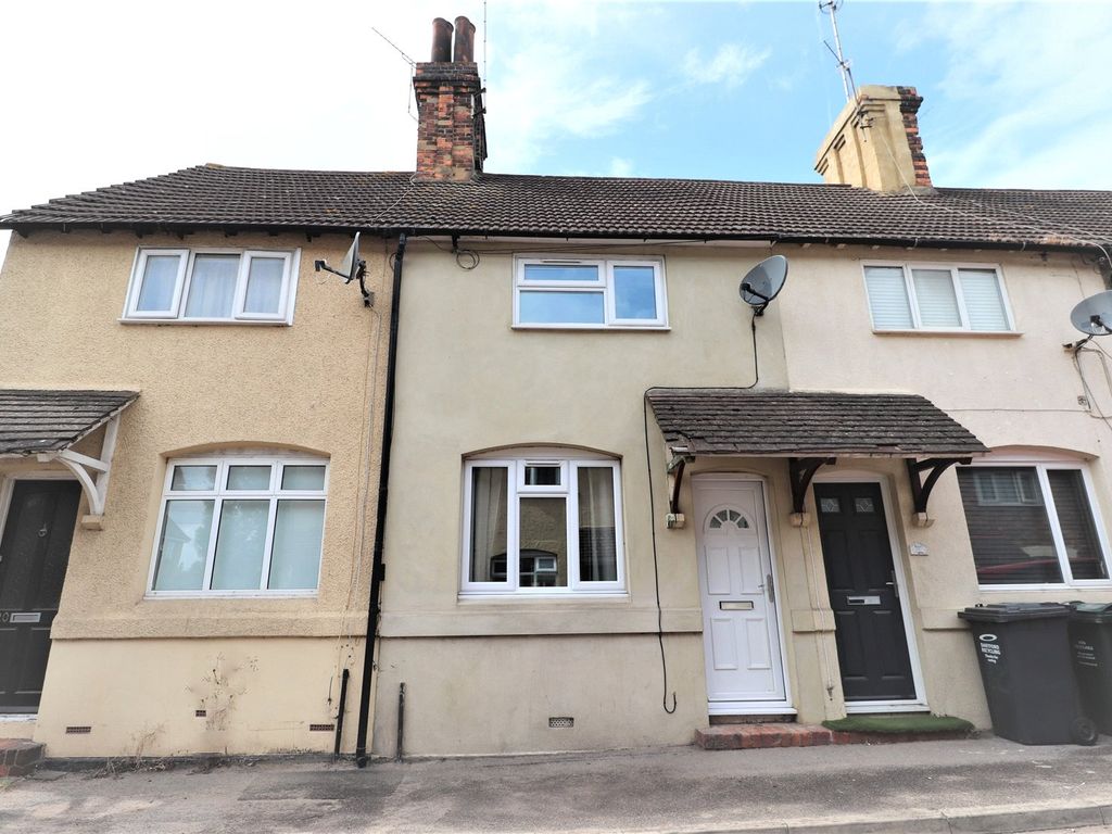 2 bed terraced house for sale in Taunton Road, Northfleet, Gravesend