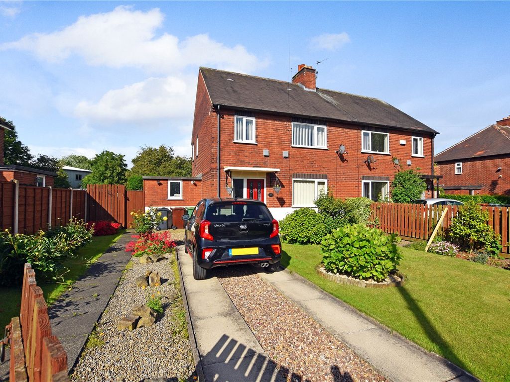 3 bed semidetached house for sale in Asquith Avenue, Morley, Leeds