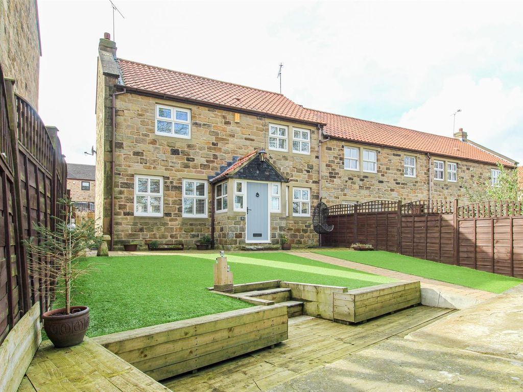 3 bed cottage for sale in High Farm Meadow, Badsworth, Pontefract WF9
