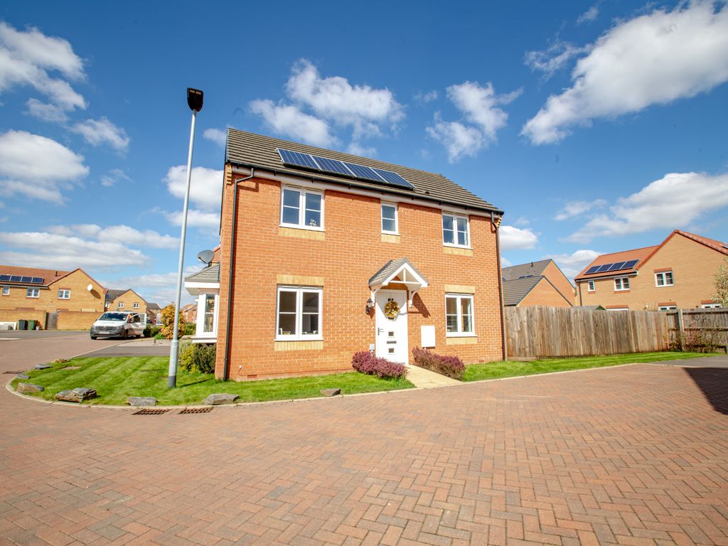 3 bed detached house for sale in Parry Close, Hempsted, Peterborough