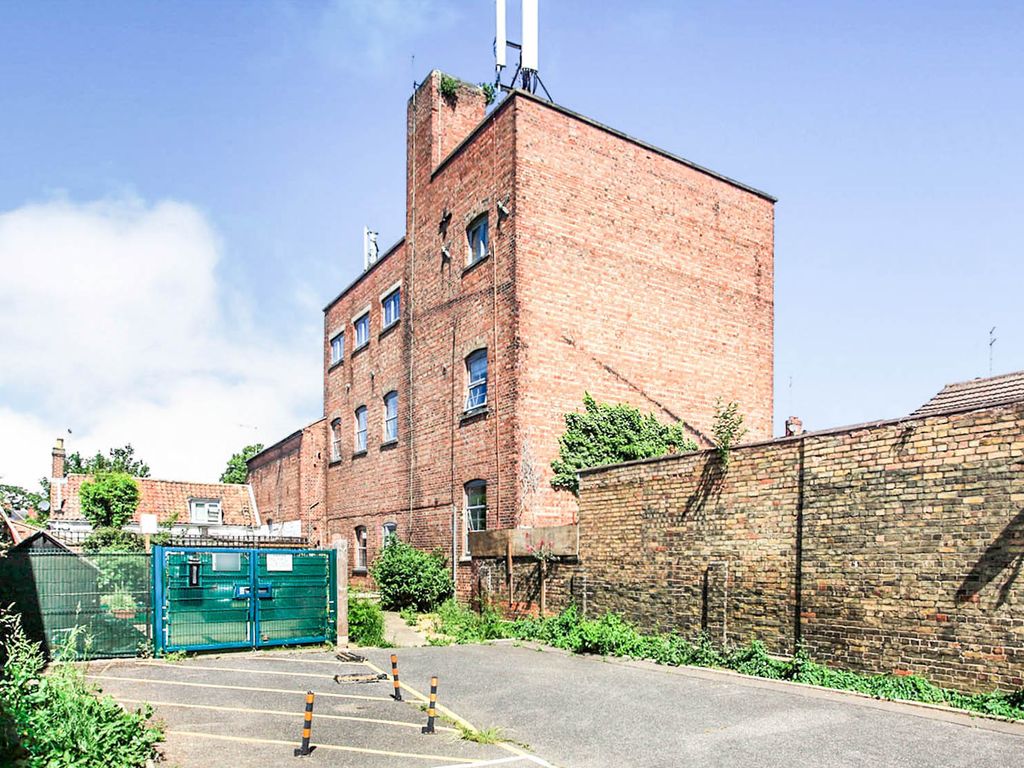 Crawthorne Street, Peterborough PE1