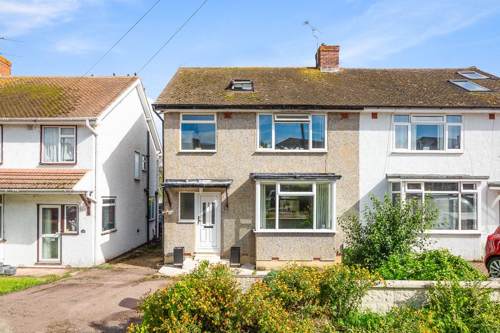 4 bed semidetached house for sale in Lodge Road, Fetcham, Leatherhead