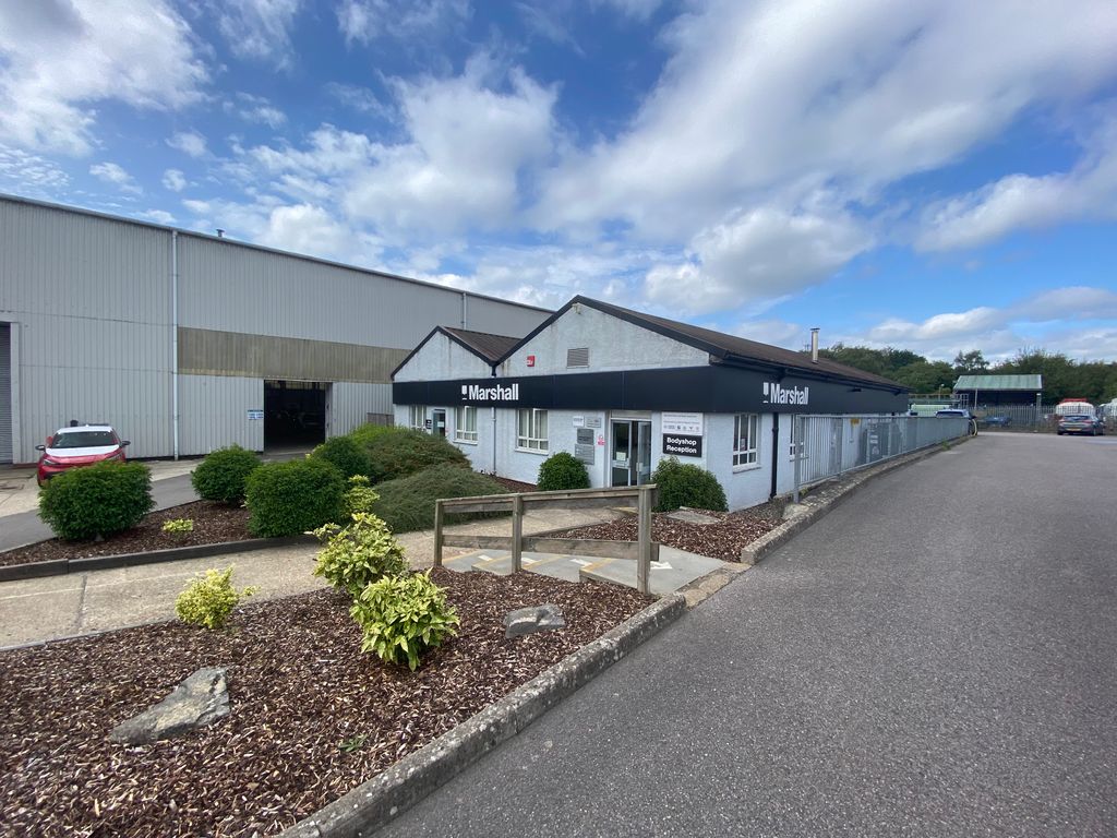 Warehouse to let in Greenham Business Park, Thatcham RG19, £106,000 pa