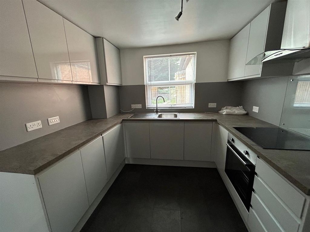 2 bed property to rent in The Green, Bearsted, Maidstone ME14, £1,400