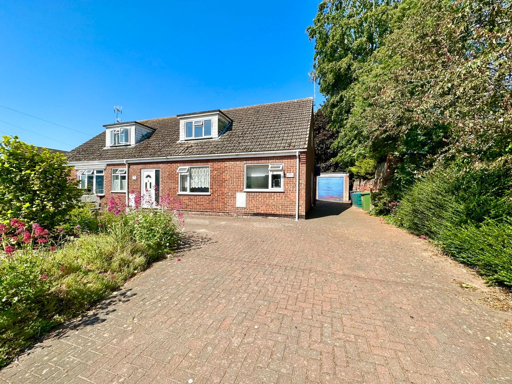 3 bed semidetached house for sale in Black Street, Martham, Great