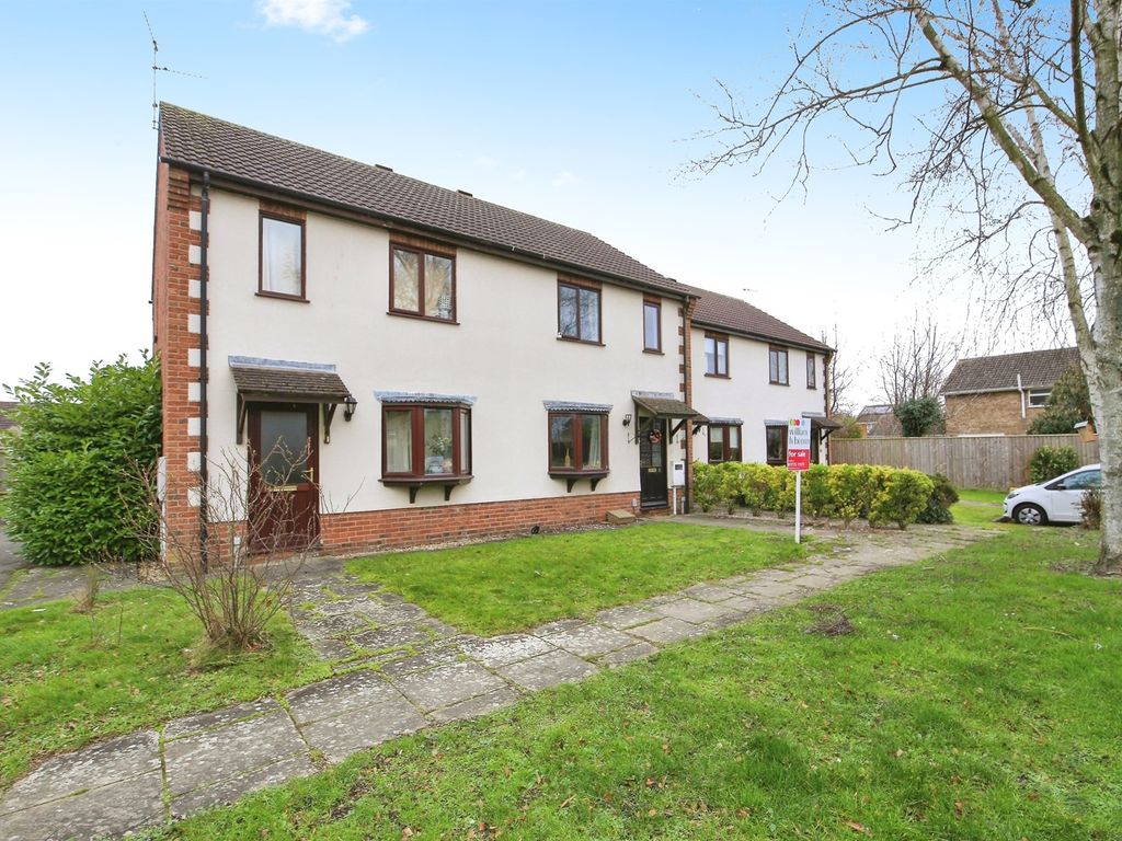 2 bed terraced house for sale in Fairfield Close, Spalding PE11, £
