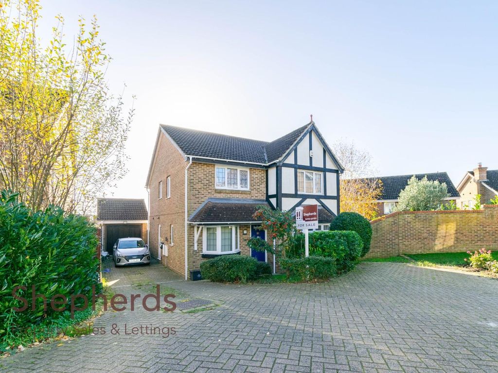 4 bed detached house for sale in Old Grove Close, Cheshunt, Waltham