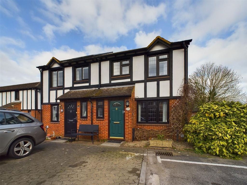 3 bed semidetached house for sale in Kings Chase, East Molesey KT8, £