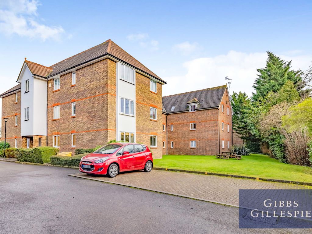2 bed flat to rent in Granville Place, Elm Park Road, Pinner HA5 Zoopla