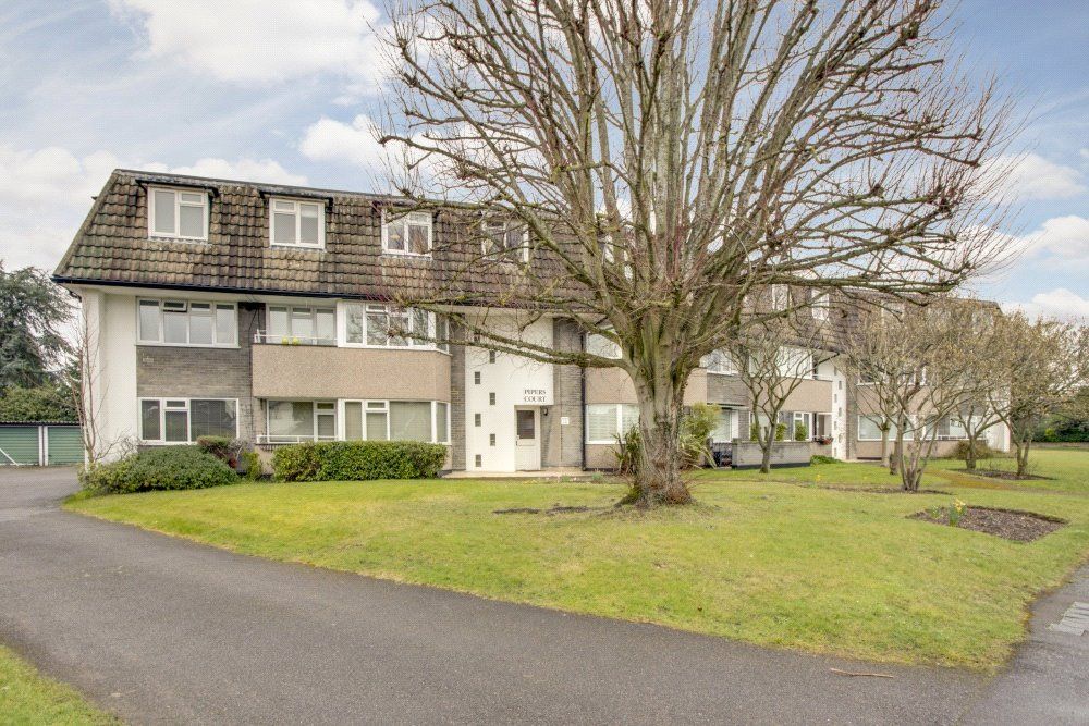 2 bed flat to rent in The Fairway, Burnham, Slough SL1 Zoopla