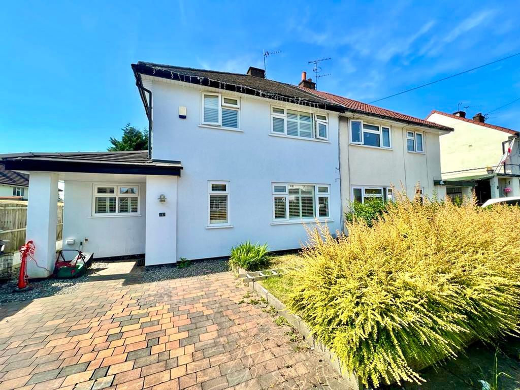 3 bed semidetached house for sale in Dales Grove, Worsley M28 Zoopla