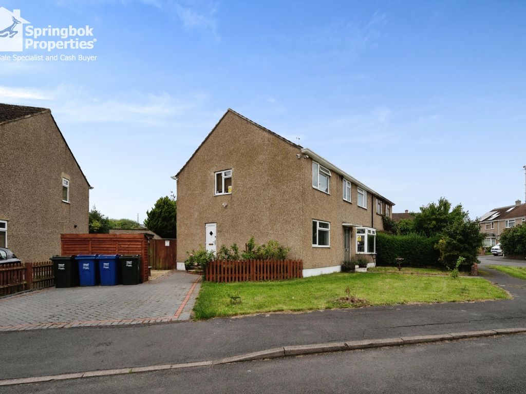 5 bed semidetached house for sale in Waverley Avenue, Kidlington