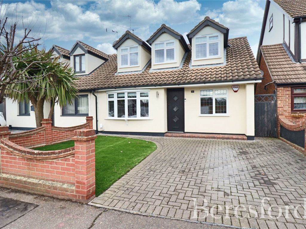 4 bed semidetached house for sale in Thorn Lane, Rainham RM13 Zoopla